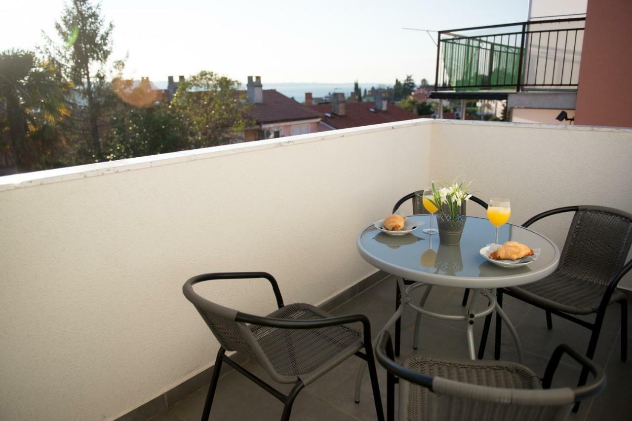Apartma Rene Portoroz Bagian luar foto